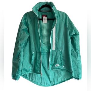 NWT Nike Wind Breaker